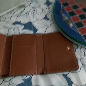 Tory wallet